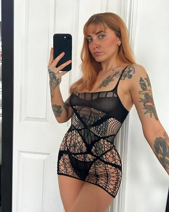 Full leaked Poppypennick private onlyfans photo