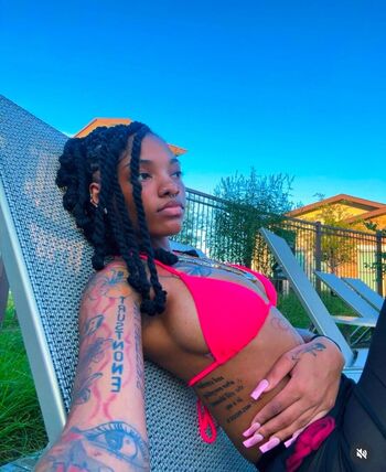 Full leaked Prettyluh private onlyfans photo