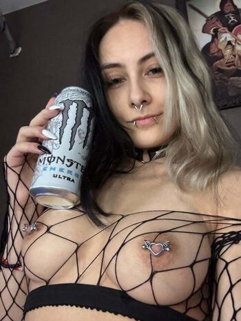 Full leaked Prettypaledoll private onlyfans photo