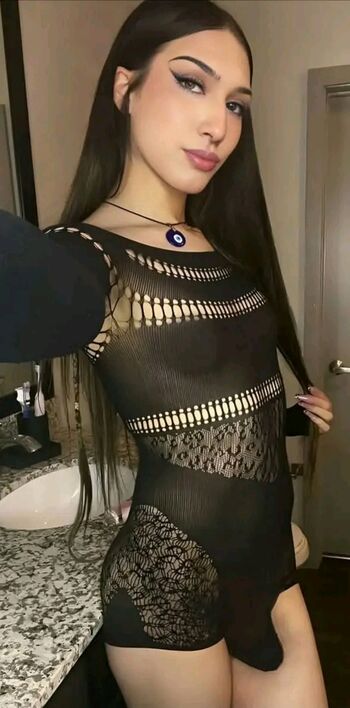 Full leaked Prettypinkuziii private onlyfans photo