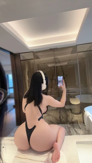 Full leaked Qiaoniutt  page private onlyfans photo