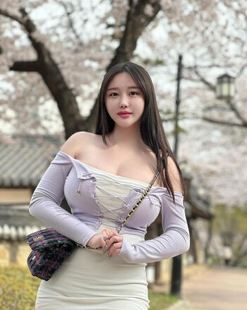 Full leaked Queenka yeon private onlyfans photo