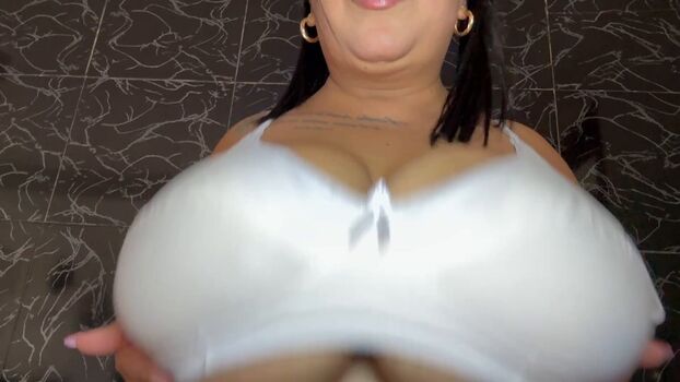 Full leaked Queenofmilk private onlyfans photo