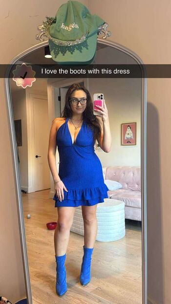 Full leaked Qveenjulia private onlyfans photo