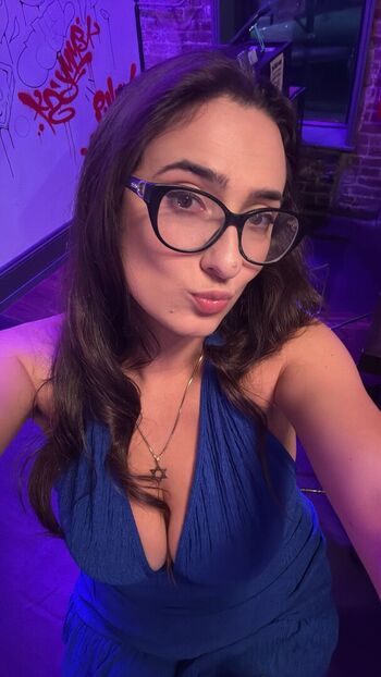 Full leaked Qveenjulia private onlyfans photo