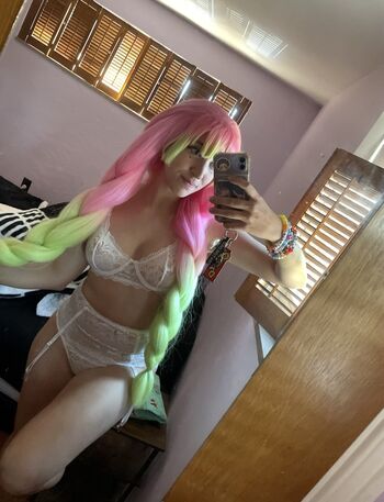 Full leaked Qweeneevee private onlyfans photo