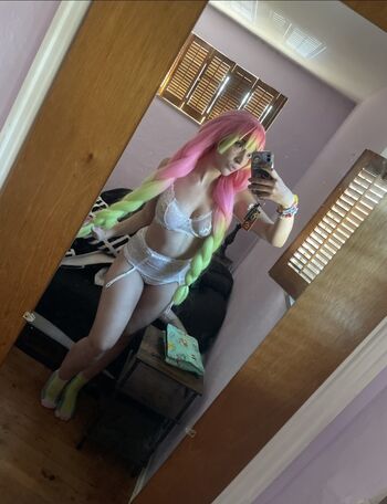 Full leaked Qweeneevee private onlyfans photo