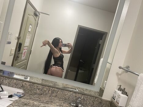 Full leaked Qweeneevee page private onlyfans photo