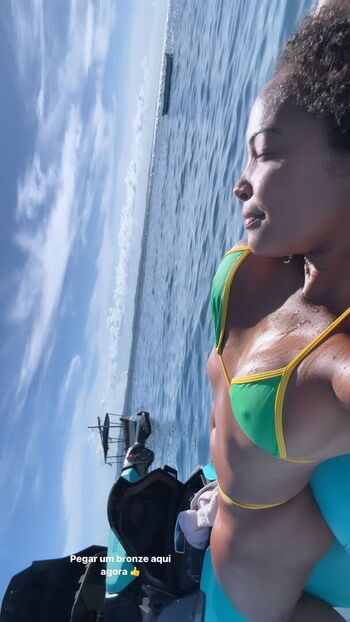 Full leaked Raffaelamoreirafc private onlyfans photo