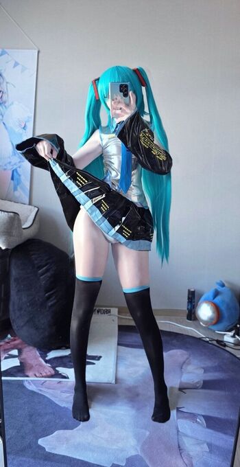 Full leaked Rapulras private onlyfans photo