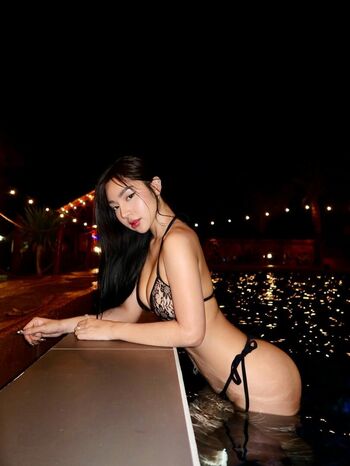 Full leaked Red bedonia private onlyfans photo