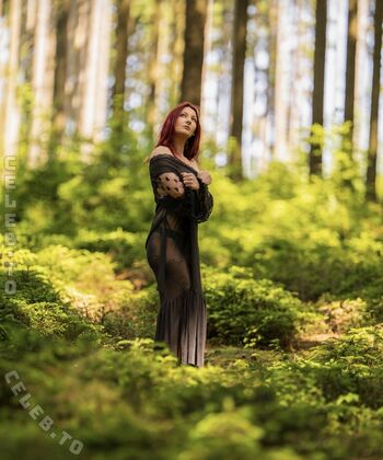 Full leaked Red hair lady private onlyfans photo