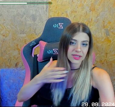 Full leaked Rem sakmar private onlyfans photo