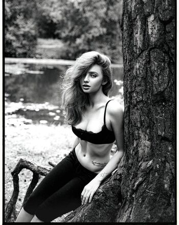 Full leaked Renatarii  page private onlyfans photo