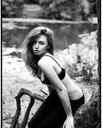 Full leaked Renatarii  page private onlyfans photo