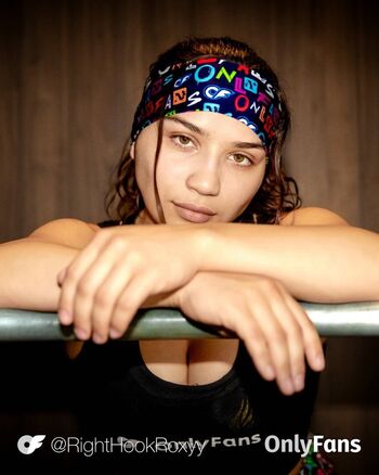 Right Hook Roxy