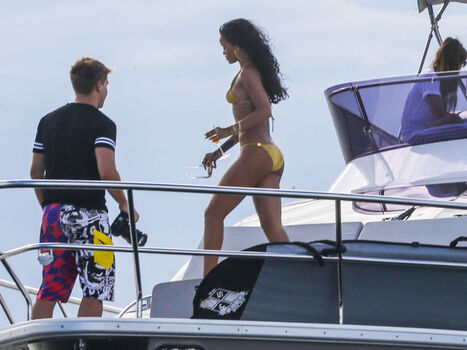 Full leaked Rihanna  page private onlyfans photo