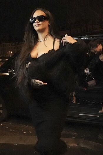 Full leaked Rihanna  page private onlyfans photo