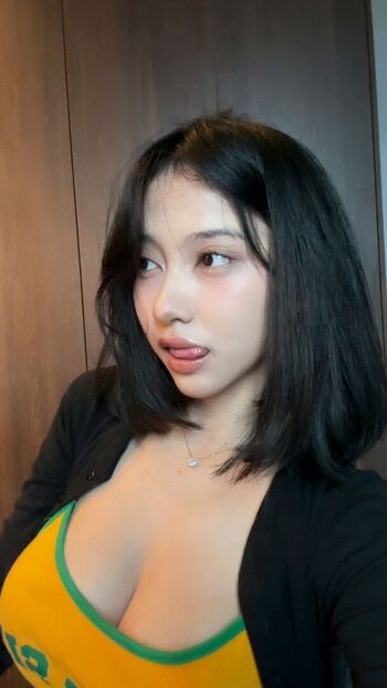 Full leaked Risaatjan page private onlyfans photo