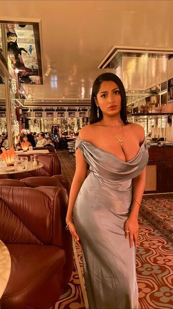 Full leaked Riya b page private onlyfans photo