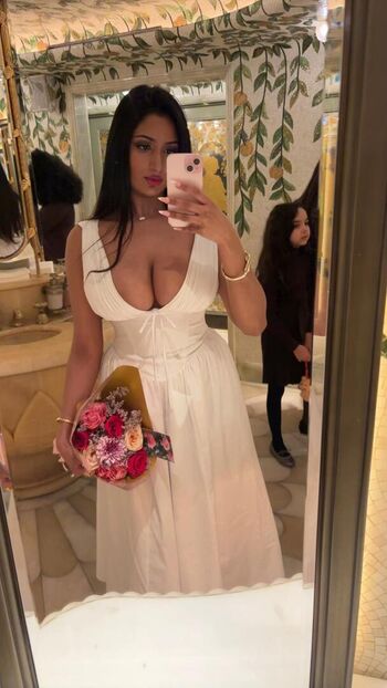 Full leaked Riya b private onlyfans photo