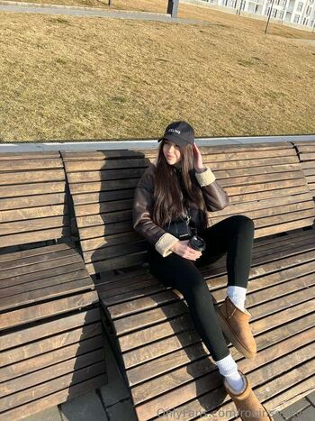 Full leaked Robinsonkyraa page private onlyfans photo