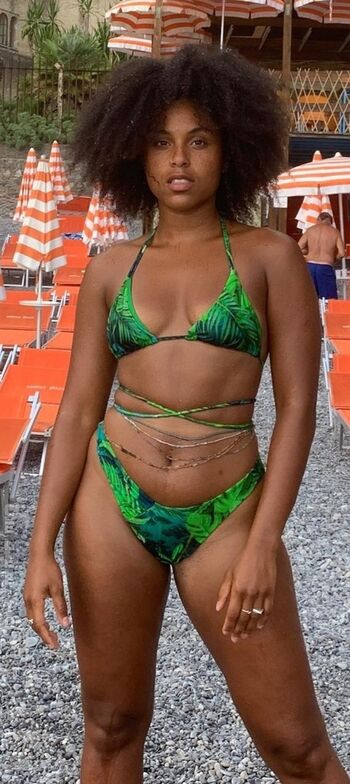 Full leaked Rolablades private onlyfans photo