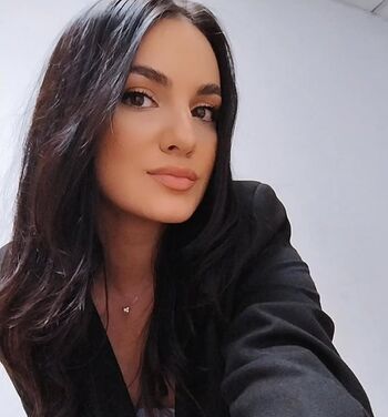 Full leaked Romanian girls page private onlyfans photo