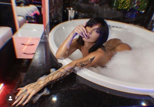 Full leaked Romanian girls page private onlyfans photo