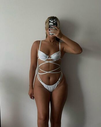 Full leaked Romitavlz private onlyfans photo