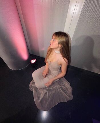 Full leaked Roro private onlyfans photo