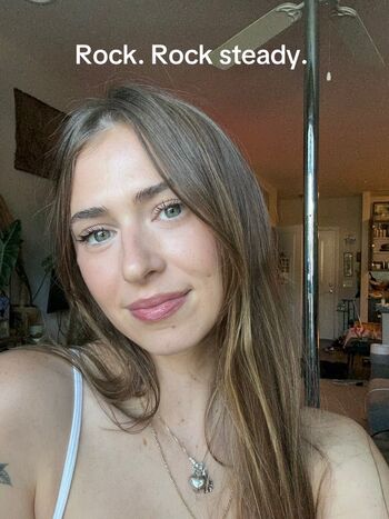 Full leaked Roromuffins private onlyfans photo