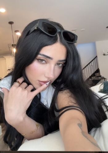 Full leaked Rose zara  page private onlyfans photo