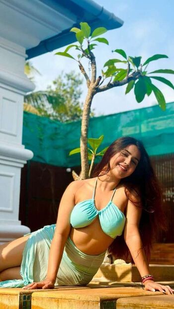 Full leaked Roshni walia private onlyfans photo