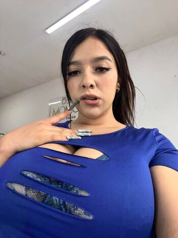 Full leaked Rosyrous private onlyfans photo