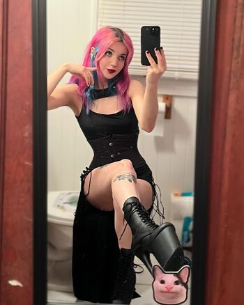 Full leaked Rottedgoth private onlyfans photo