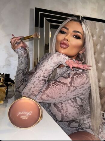 Full leaked Roxana darie private onlyfans photo