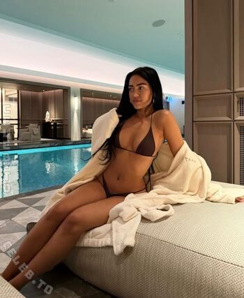 Full leaked Roxanarosuu private onlyfans photo