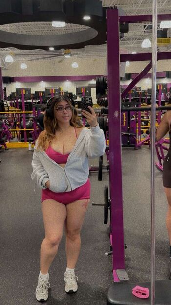 Full leaked Roxxiiiiee private onlyfans photo