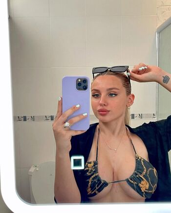 Full leaked Rubiakat page private onlyfans photo