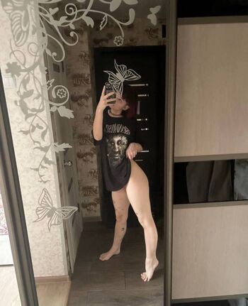 Full leaked Russian goth teasing teen private onlyfans photo