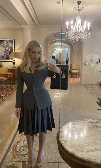 Full leaked Sabrina carpenter  page private onlyfans photo