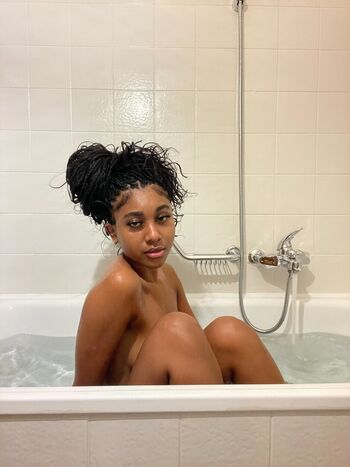 Full leaked Saintziya private onlyfans photo