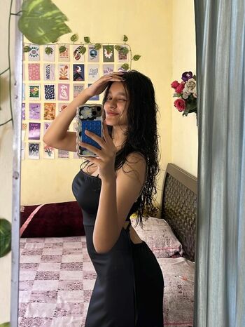 Full leaked Sakshi pandey page private onlyfans photo