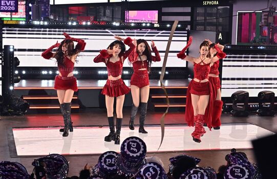 Full leaked Sakura miyawaki page private onlyfans photo