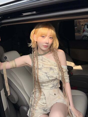 Sakura Miyawaki 宮脇 咲良