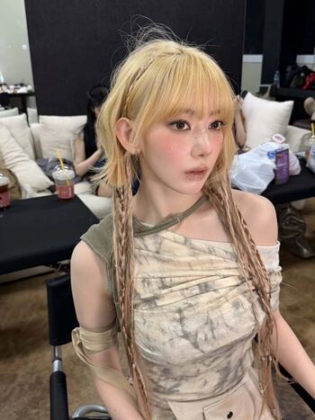 Sakura Miyawaki 宮脇 咲良