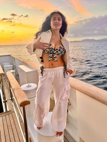 Full leaked Salma hayek page private onlyfans photo