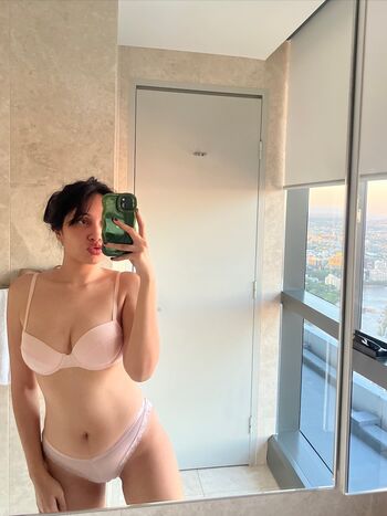 Full leaked Saltybrat private onlyfans photo