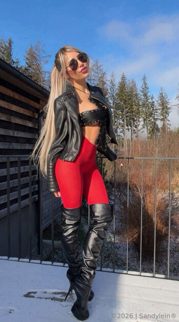 Full leaked Sandyleinof  page private onlyfans photo